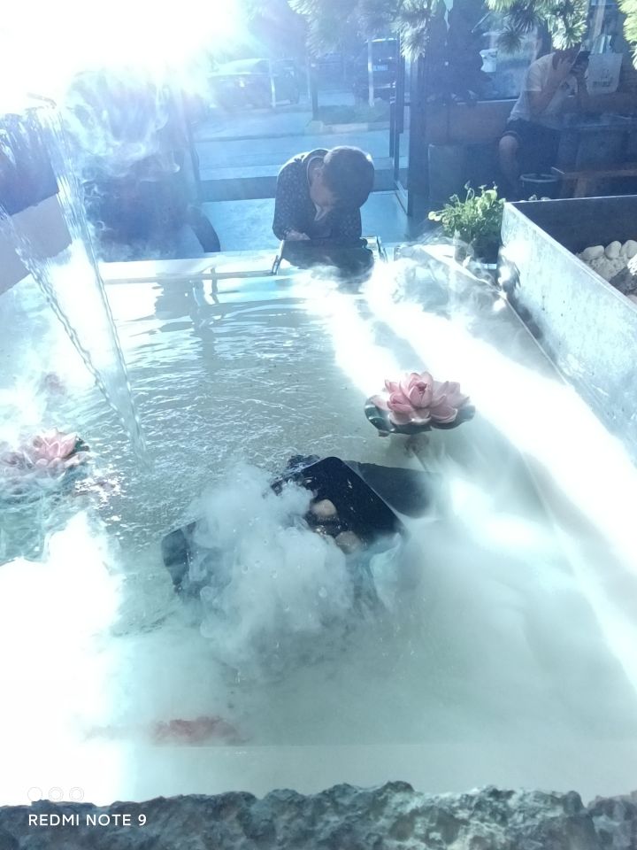 笑死我了 ！视频整整拍了十七多分钟才拼好 ！我可以五分钟拼好，笑死！哈哈哈！截图
