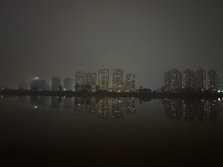逛逛街 溜达溜达 晚上拍的不知道叫啥湖截图