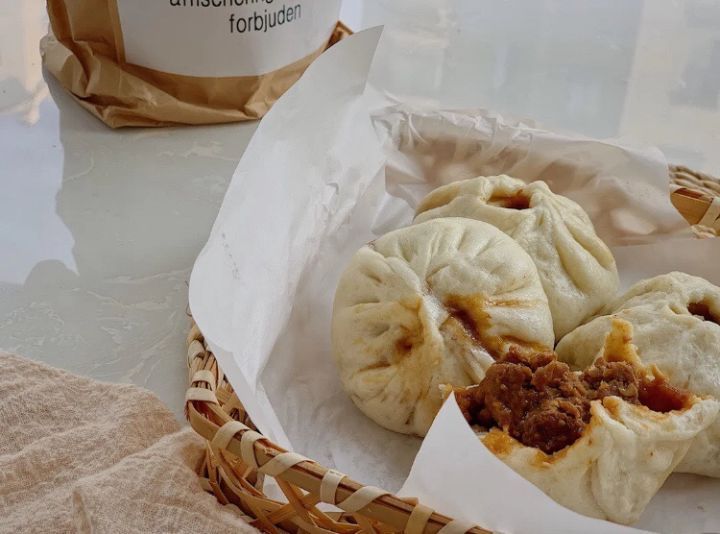 嘿嘿,我又来啦,今天中午吃猪肉大葱包子~截图