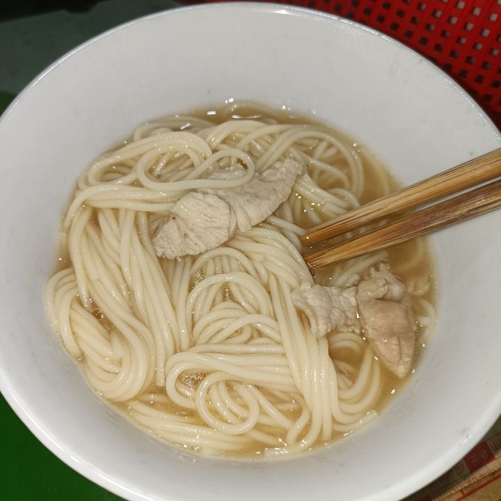 (看着前天忘发出来的照片)有点饿截图