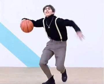 关注我🌚送篮球🏀