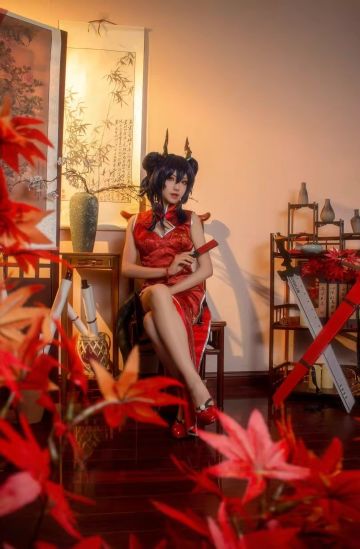 《明日方舟》陈·岁红霞cosplay