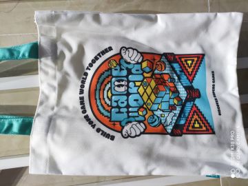 喔!收到礼物了诶!