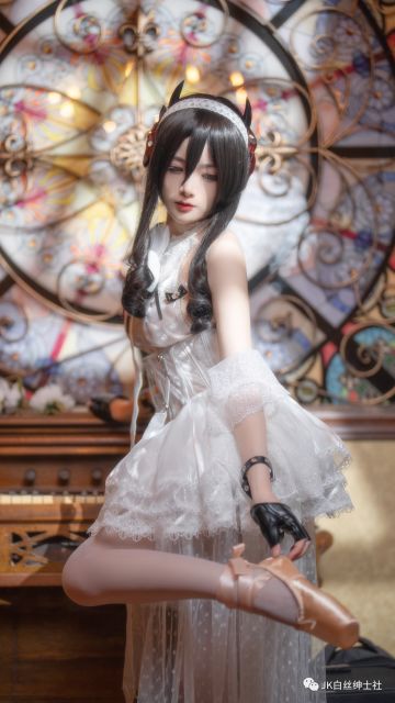 cos：明日方舟伊内丝芭蕾装cos正片@七海抹茶酱，纤细身姿带来的舞蹈