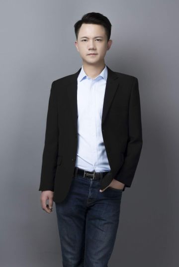 《绝世战魂》作者极品妖孽访谈：对游戏满意，一次完美的融合