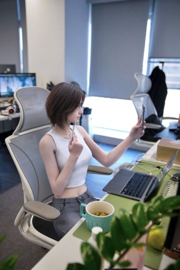 游戏NPC星澜AI直播首秀！锁定7月13日策划面对面直播