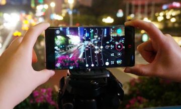 串在竹签上的，是食材；串在人生上的，是你我——属于《旅行串串》的故事