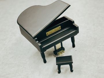 去月球制作人Kan为大家送来了一份礼物