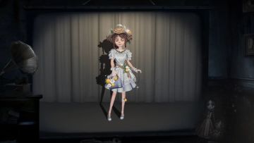 【奇珍时装】园丁-等风来及【独特随身物品】园丁-蒲公英风铃的游戏内效果展示视频