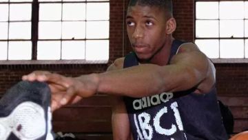 曾经的无冠王者，我们用青春为你加冕！