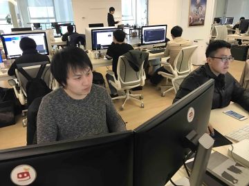 开发团队，正在准备6点的运维更新。