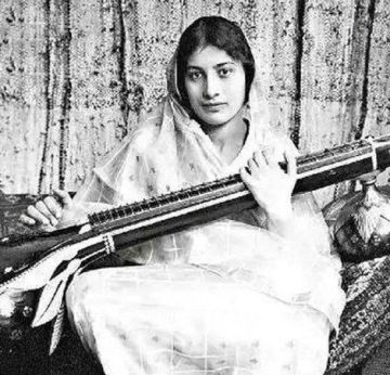 二战最蠢女间谍：忘记暗号求助路人，居然还成了英雄！