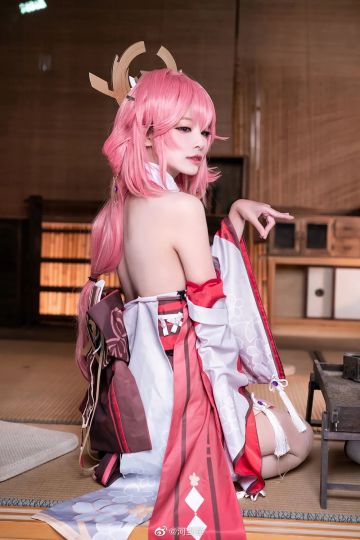 cos：漫步世间 粉红少女 《原神》八重神子