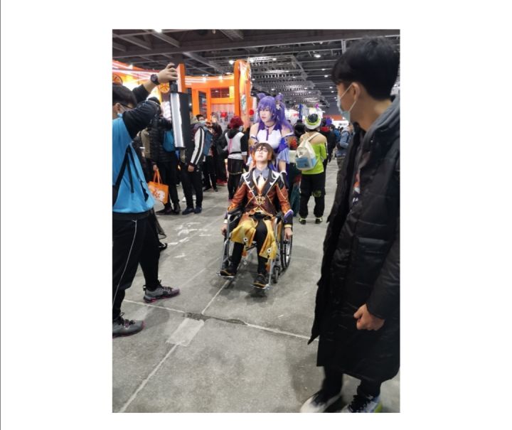 我说这cos完美还原了游戏目前情况，谁反对截图