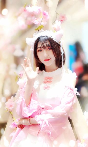 诚实的选择 精灵食肆展台上哪个小姐姐最可爱？