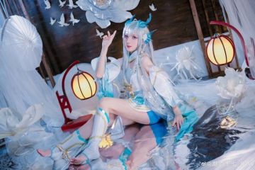 清和海风，溶溶月色，共赏之人，就在身侧