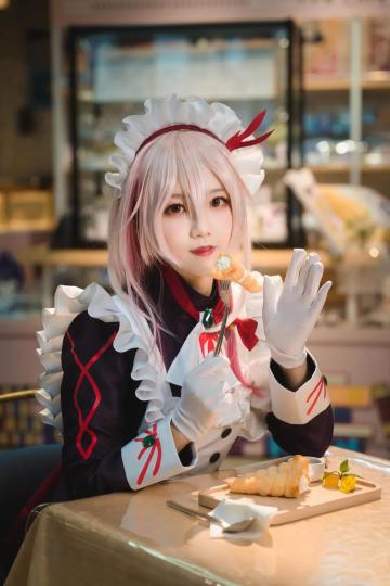 在学园咖啡馆中寻求邂逅