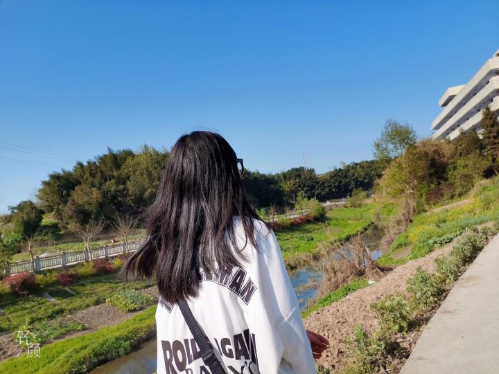 阳光越来越耀眼,属于我们的夏天就要到啦!截图