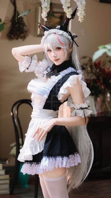 cos：埃吉尔-港区的龙女仆，秀长的纤纤细腿，魔鬼般的身材，让人心动
