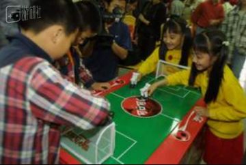 用手指踢足球，曾是风靡全国的正经游戏