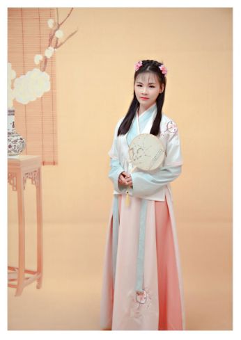 手Q123区的桀骜不羁、苏晚乱世选美采访