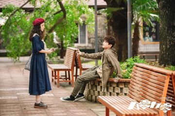 《八零九零》:幽默、温暖、治愈的童话镇