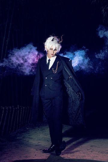 #角虫的腿部挂件#今天分享的是Banju_bk大大的茨木cos！（来源：@Banju_bk）