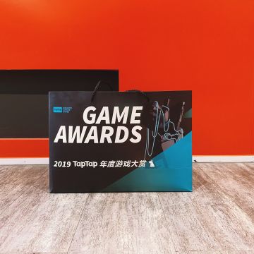 Bob收到了一份超棒的纪念品！