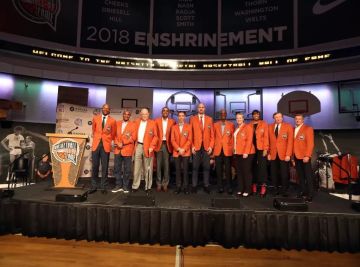 恭喜名人堂又添新成员！一起向传奇致敬！