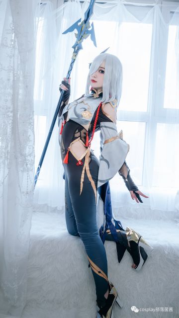 cos：原神申鹤cos正片@桃墨，英姿飒爽中的倩影极具魅力