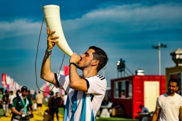 环球网报道：来自《三国志·战略版》的“梅吹”在卡塔尔轰鸣作响