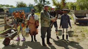 RUSSIAN CYBERPUNK FARM