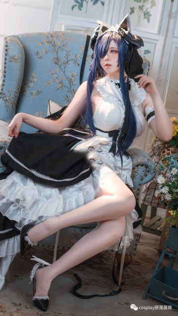 cos：碧蓝航线奥古斯特女仆魔女cos正片@渊秧，高冷气质的魔力