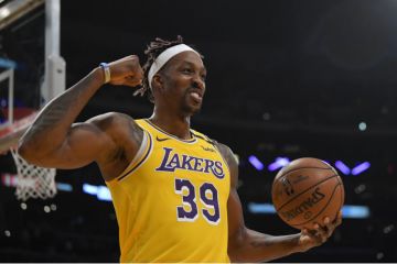 NBA名宿打造日记：德怀特·霍华德，化身把对手抢哭的魔兽篮板王