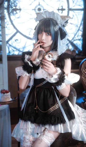 cos :碧蓝航线柴郡，喵喵拳出击