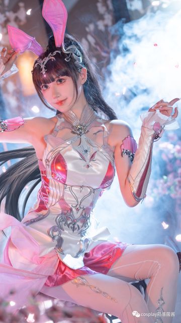 cos：次元充电站小舞cos正片@露兒，这个世界是公平的，想要获得什么，就一定要做出相应的努力