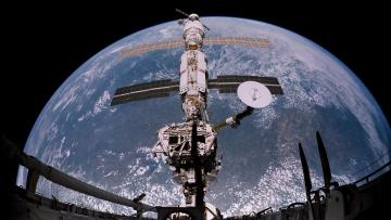 【故事】扒火箭的夜袭者