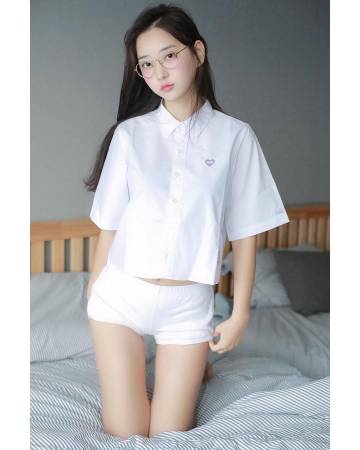 方天画戟在手，圈地十里为宫，擅闯必诛！请进，凡人妹妹ಡωಡ。