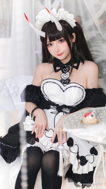 cos：碧蓝航线能代女仆cos正片@是三不是世，“ 需要少冰吗? ”