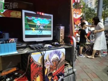 在河北县城，他摆了二十年的游戏地摊