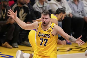 【体坛速报0803】东契奇续约！新合同3年1.65亿美元