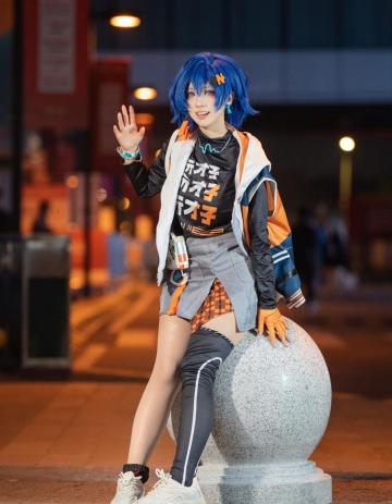 《绝区零》铃cosplay