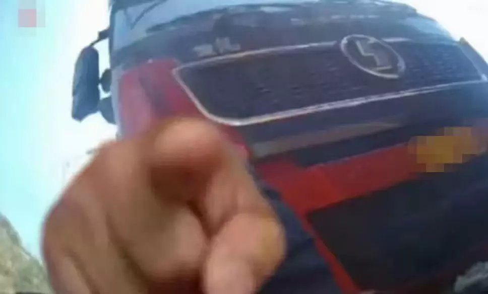 新赛季第一天摸条蛇,撞大运了小伙子 3