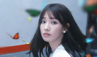 ”我看到你，心如蝶翼震颤。“