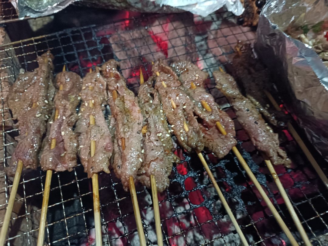 今年依旧是带亲戚家的小孩们烧烤~ 2