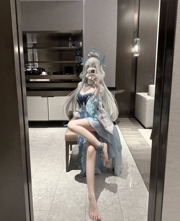 露娜的霜月吟绝美 #王者荣耀 #cos截图