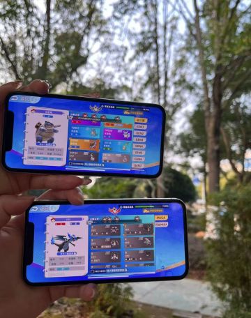 手机上也可以玩宝可梦啦！！！