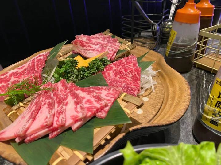 想和艾冻冻去吃大餐截图