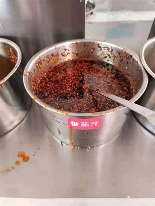 路灯下只有影子和我作伴，真好截图