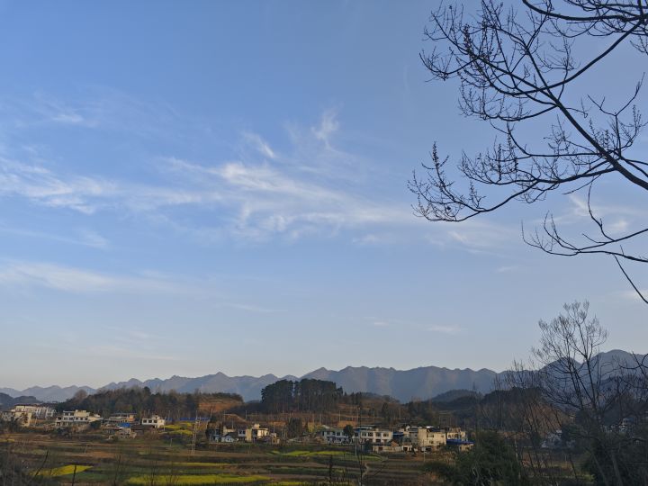 小莲小莲… 号被骗了可以申诉吗?把号封了也行……玩了三个月,也不想便宜骗子……(没有买卖号的交易行为)截图